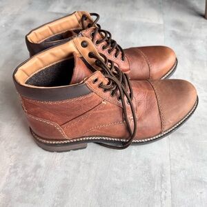 Johnston & Murphy Brown Boots with Smooth Leather and Lace-Up Design